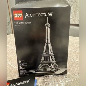 LEGO Architecture Eiffel Tower set (Read description)